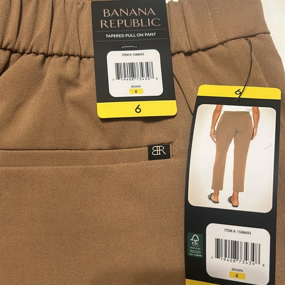 Banana Republic Ladies Tapered Pull On Pants 6, 12 NWT - Picture 2 of 5